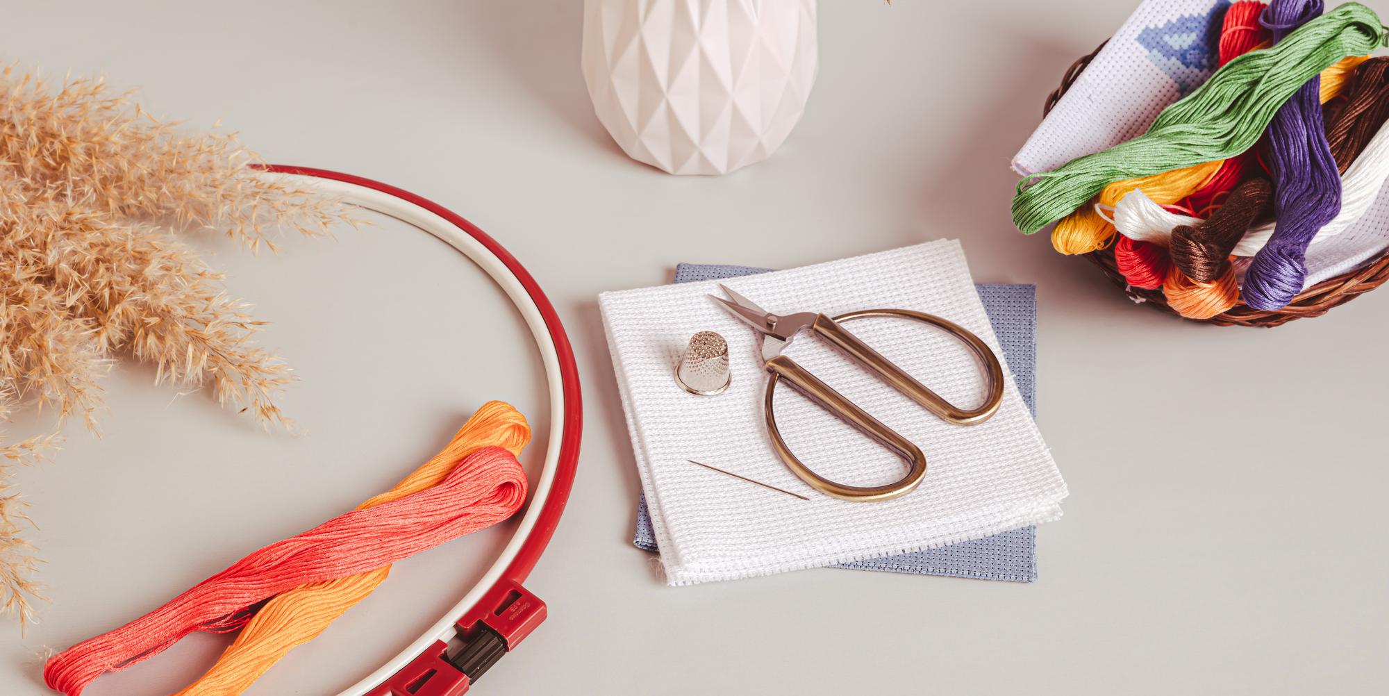 Workshop materials: threads, needles, hoops
